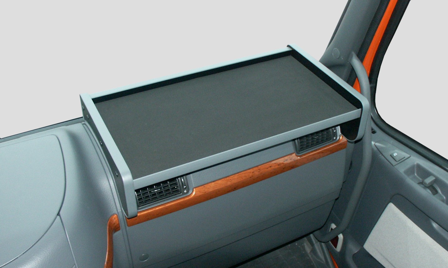 Product Image for Bord passande volvo fh/fm02 (pass) svart,version 2 & 3